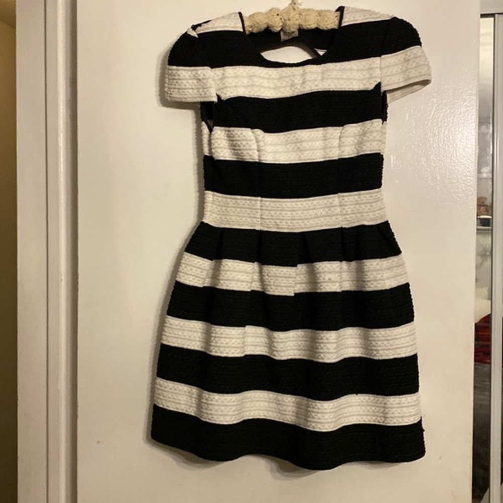 Skater‎ dress